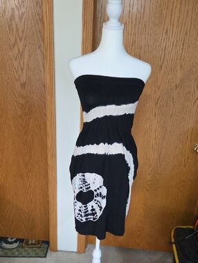 #15 Ingear Strapless Black and White Tie-Dye Dress